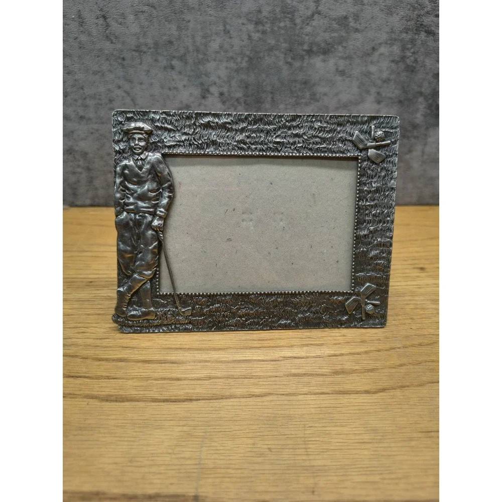 Pewter Frames Golfter on Grass pewter frame 5 x 3.5 table top style Taiwan Made